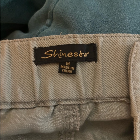 Women’s pants.  Medium.  Tan. - Picture 3 of 4